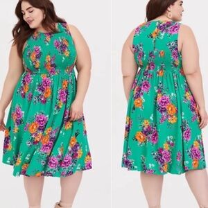 Torrid smocked floral sleeveless midi dress